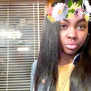 Meet your Posher, Kayla